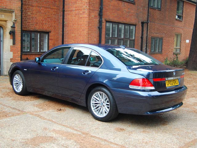 bmw_7series_lf02ehj_lrg_1.jpg