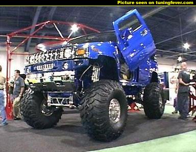pics-med-13659-260367-hummer-bigfoot.jpg